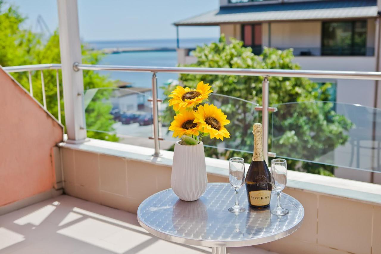 Family Hotel Morska Zvezda Μπαλτσίκ Εξωτερικό φωτογραφία