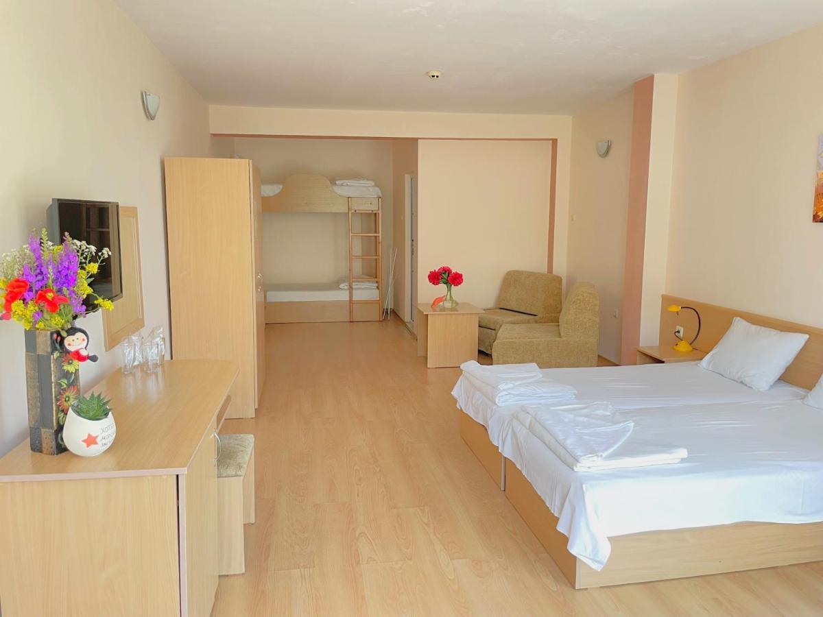 Family Hotel Morska Zvezda Μπαλτσίκ Εξωτερικό φωτογραφία