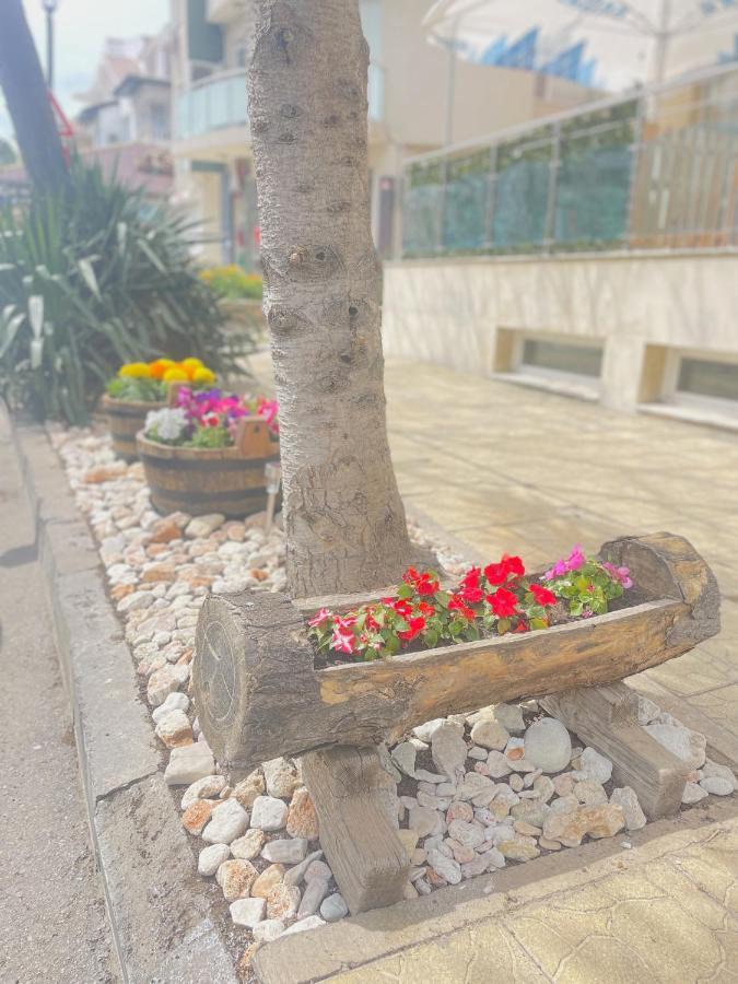 Family Hotel Morska Zvezda Μπαλτσίκ Εξωτερικό φωτογραφία