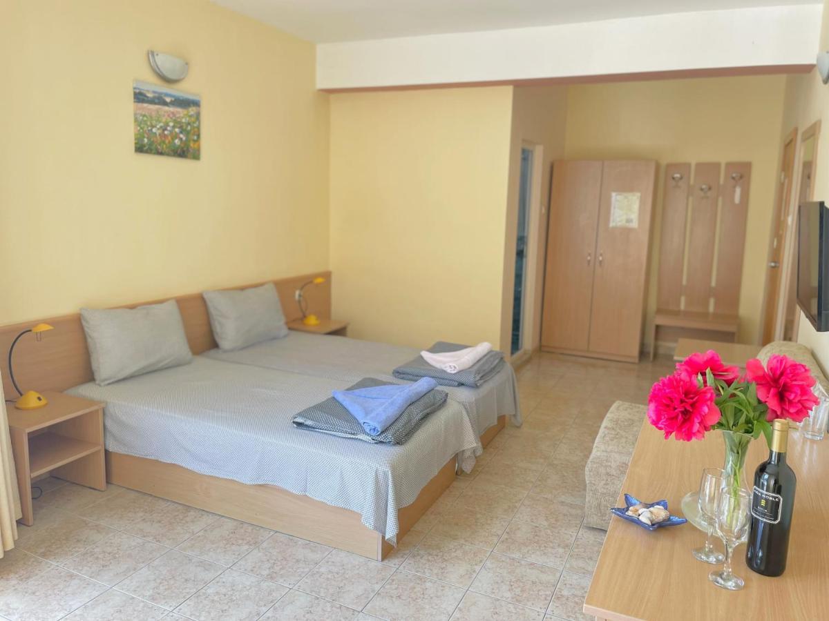 Family Hotel Morska Zvezda Μπαλτσίκ Εξωτερικό φωτογραφία